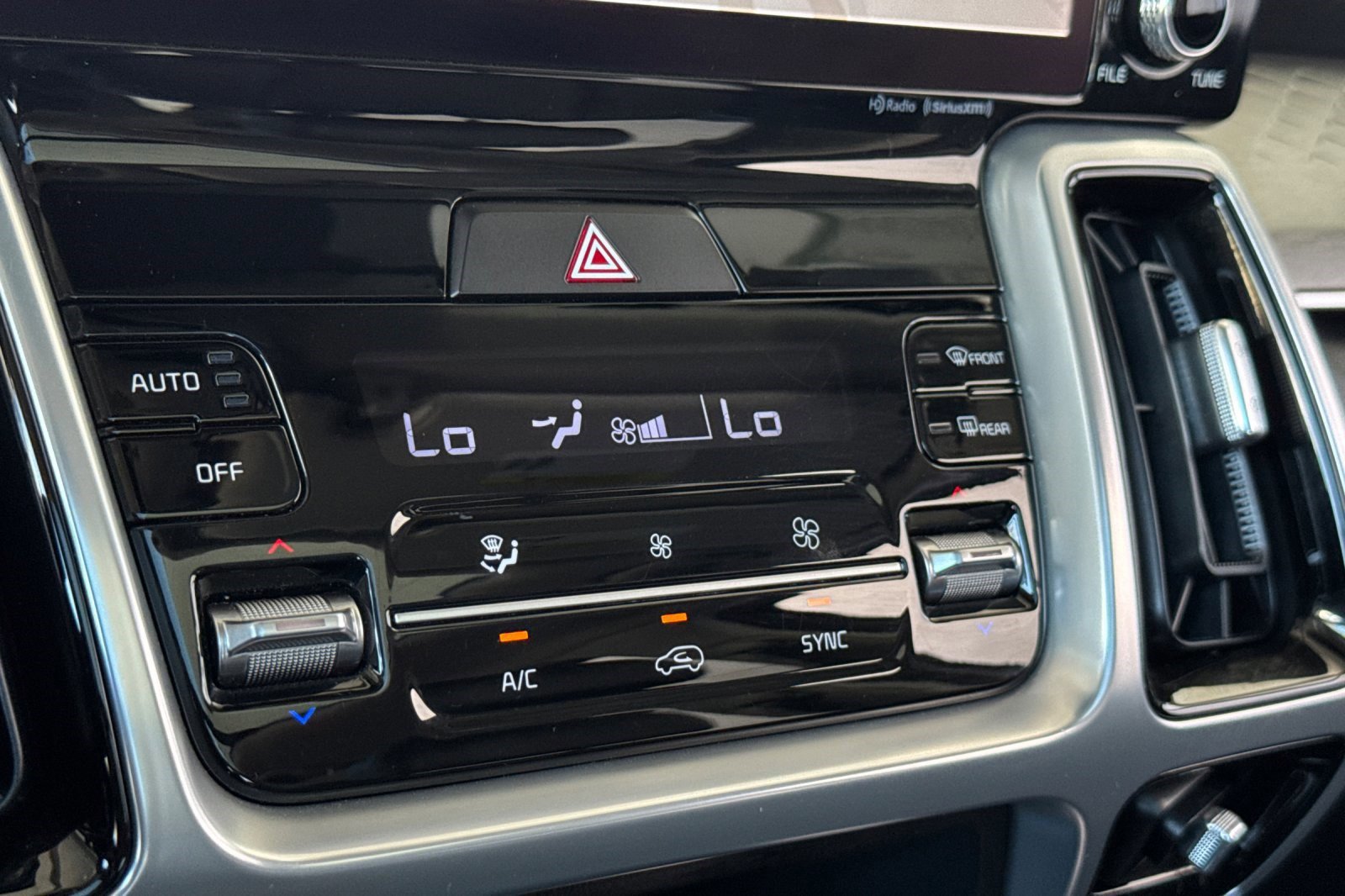 Used 2022 Kia Sorento SX image 19