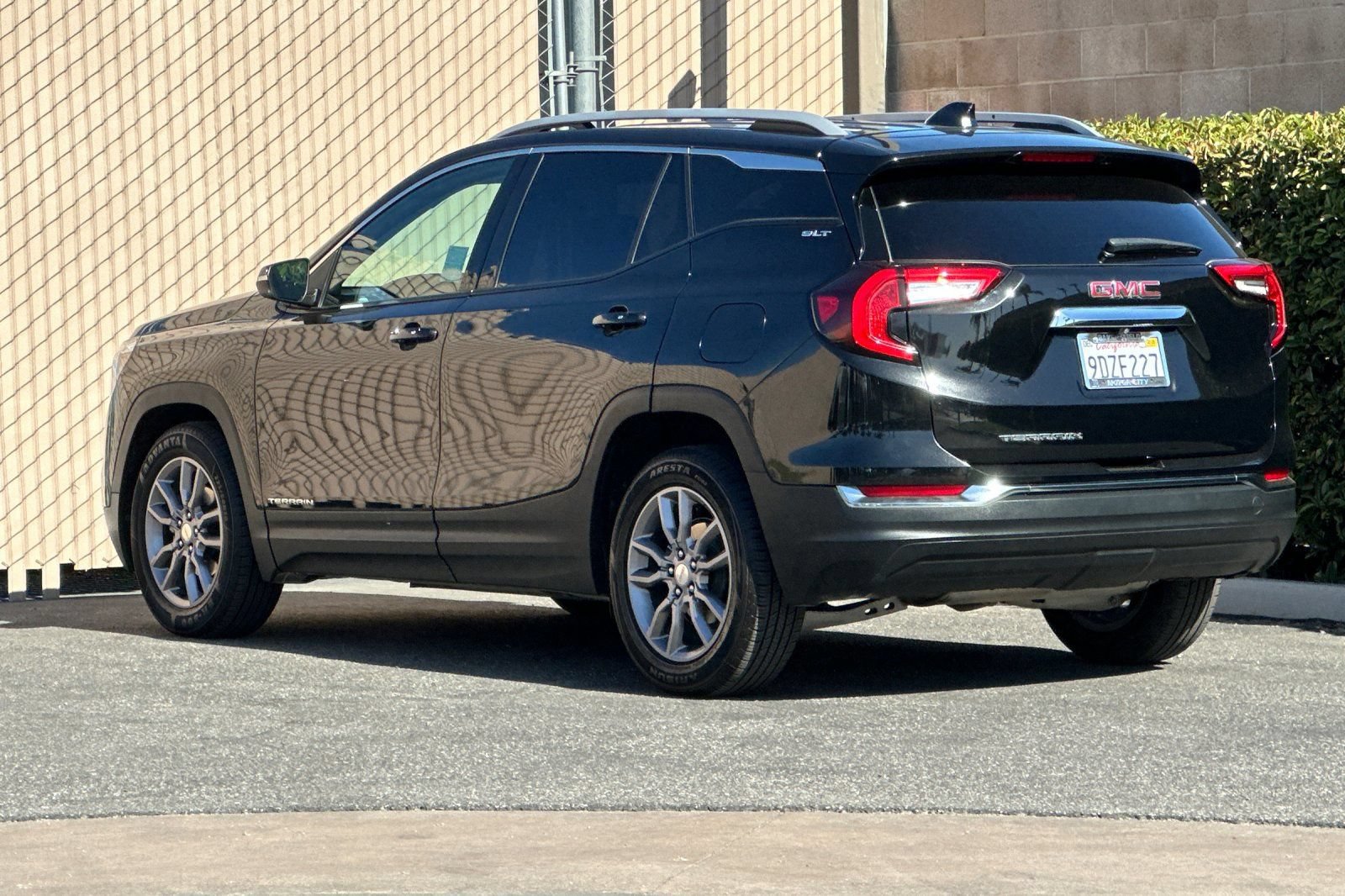 Certified 2023 GMC Terrain SLT w/ LPO, Cargo Package FWD image 6