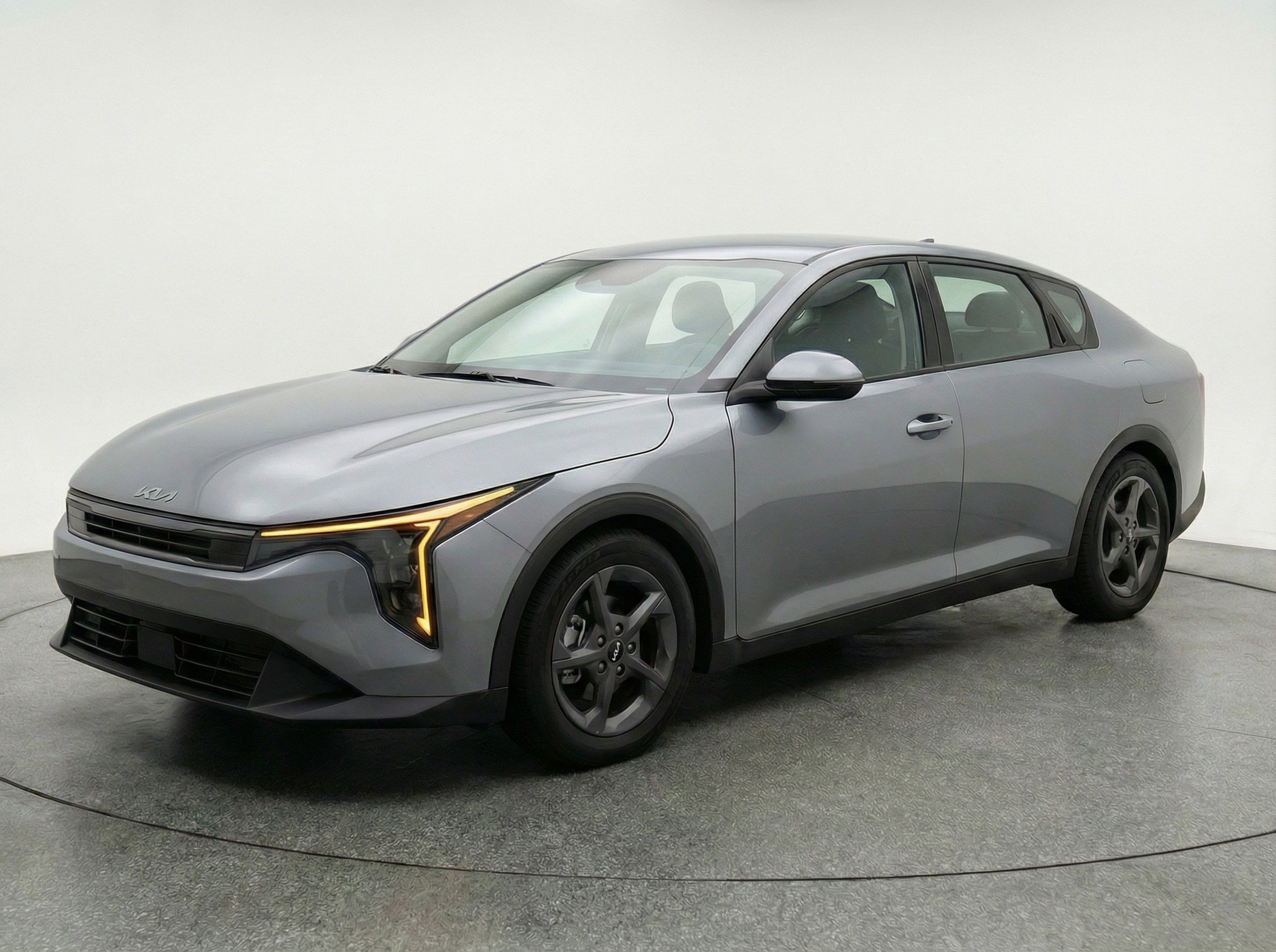 Used 2025 Kia K4 FWD image 3