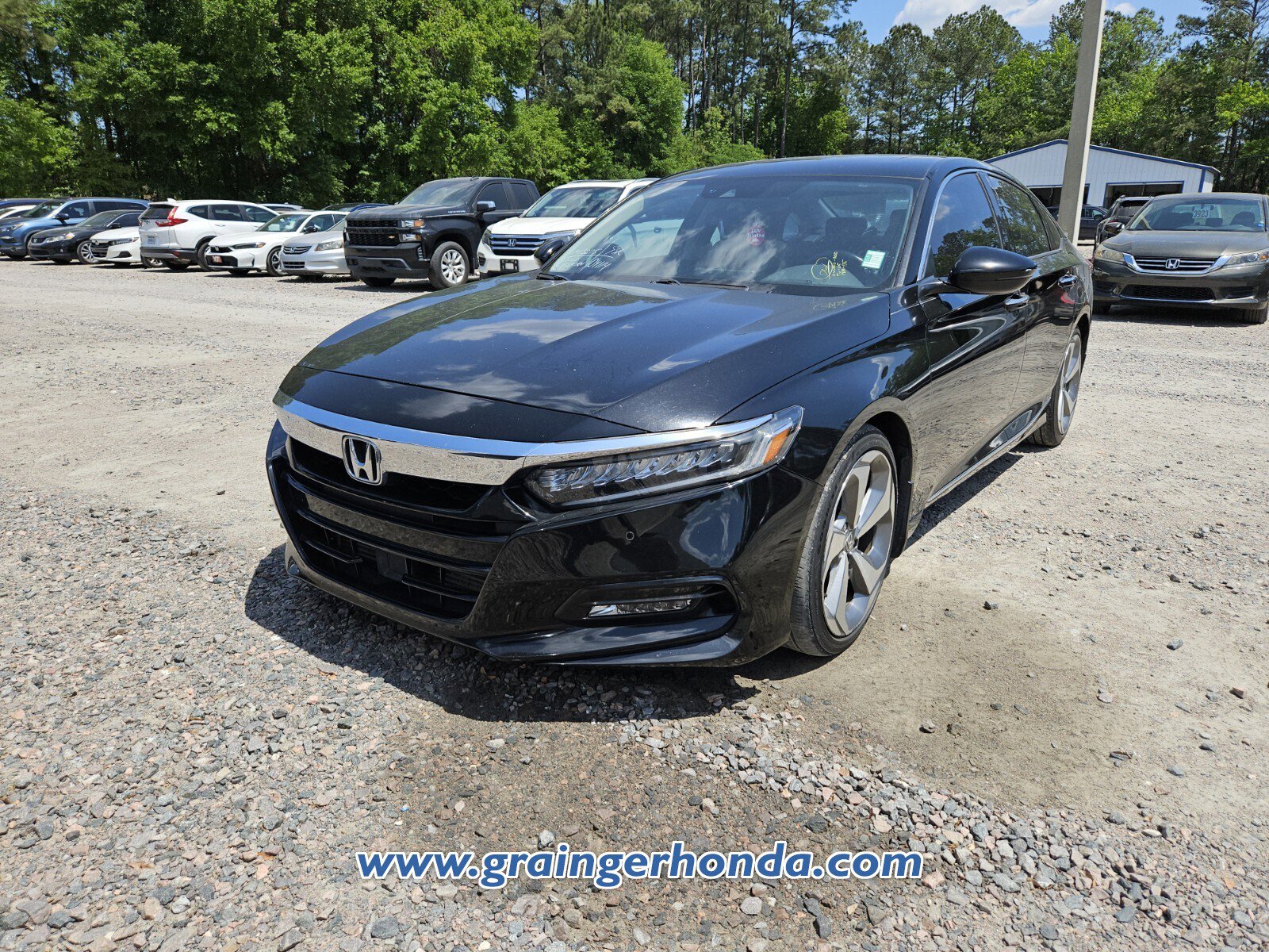 Used 2019 Honda Accord Touring image 2