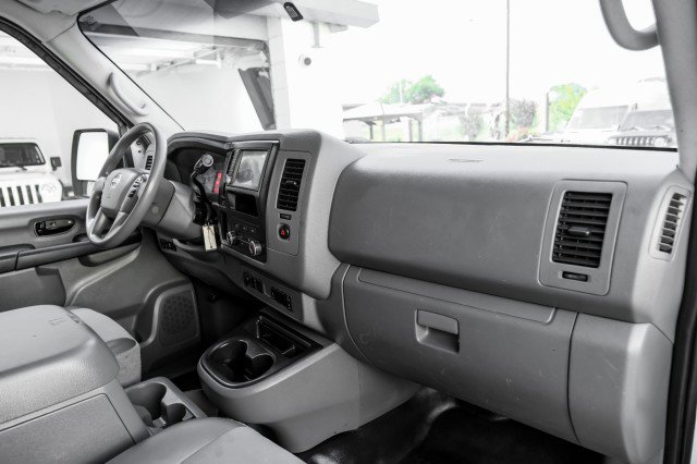 Used 2020 Nissan NV 2500 SV image 10