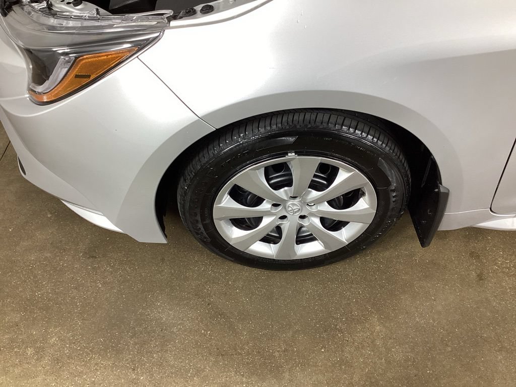 Used 2025 Toyota Corolla LE FWD image 25