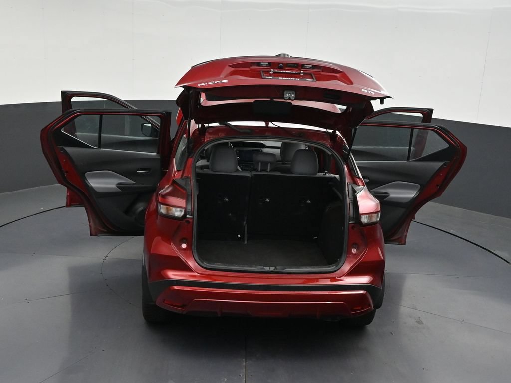Used 2023 Nissan Kicks SR w/ SR Premium Package FWD image 35