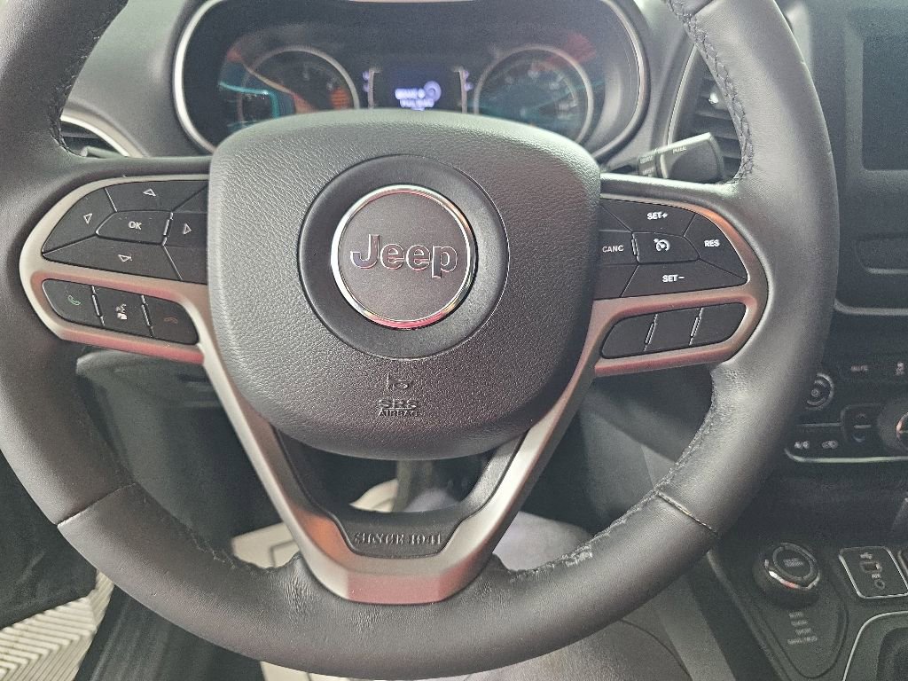 Used 2019 Jeep Cherokee Latitude Plus w/ Comfort/Convenience Group AWD/4WD image 26