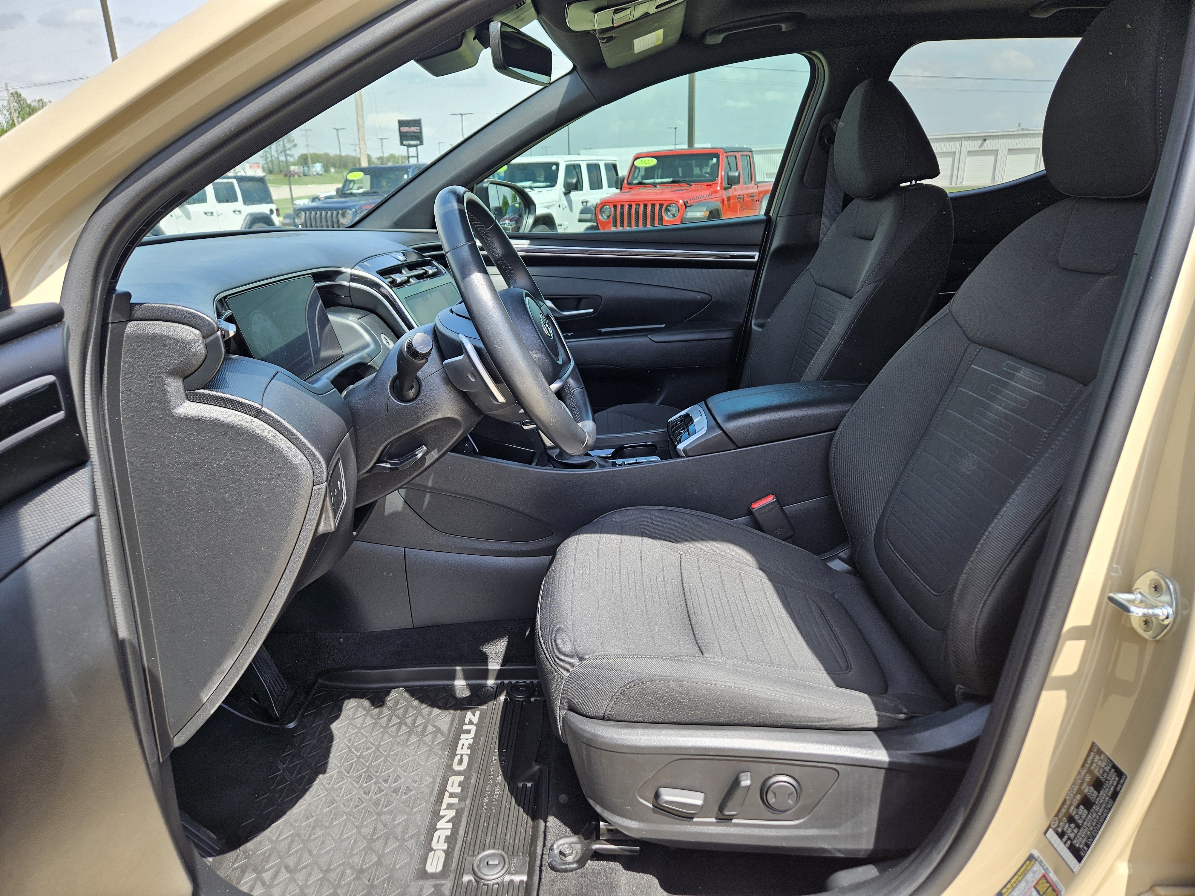 Used 2023 Hyundai Santa Cruz SEL Premium image 11