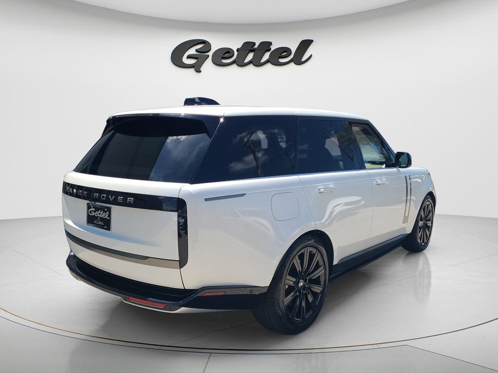 Used 2025 Land Rover Range Rover SE AWD/4WD image 5