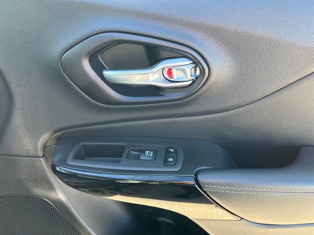 Certified 2023 Jeep Cherokee Altitude Lux w/ Lux Elite Package image 23