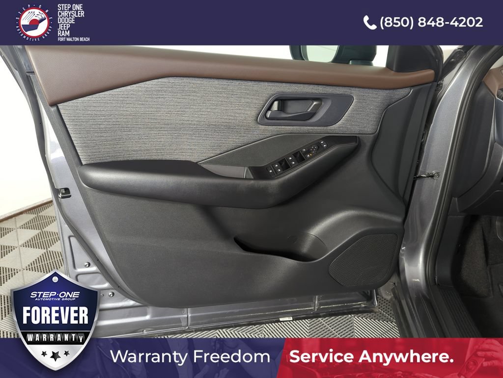 Used 2023 Nissan Rogue S FWD image 17