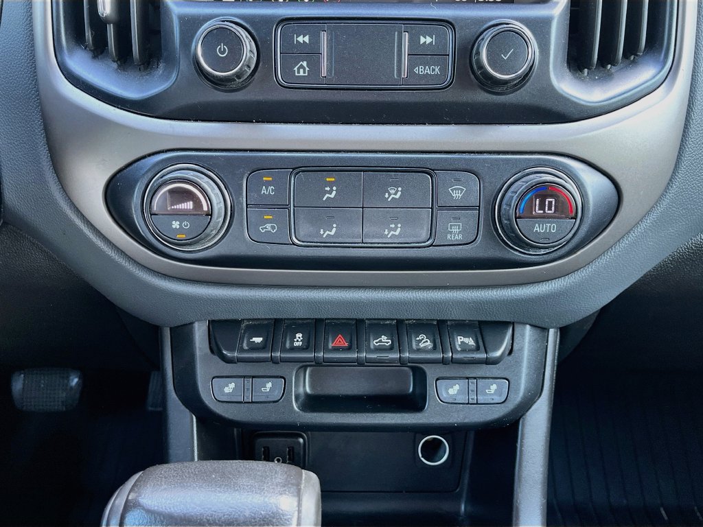 Used 2019 Chevrolet Colorado Z71 w/ Z71 Midnight Edition AWD/4WD image 19