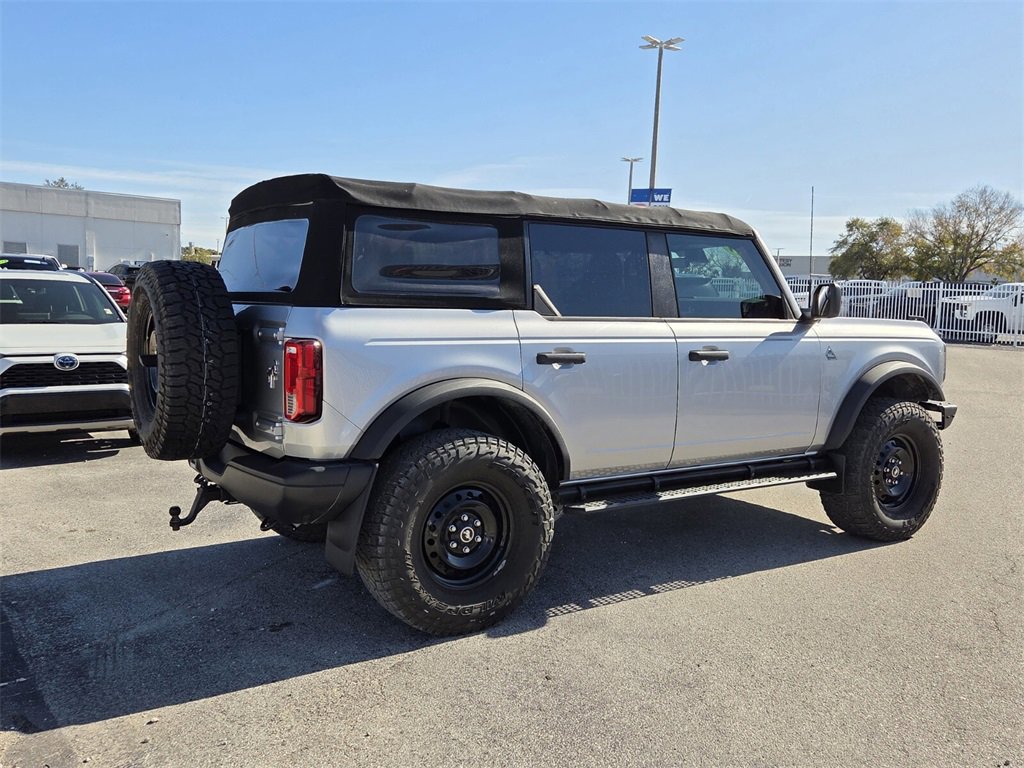 Used 2021 Ford Bronco Black Diamond image 7