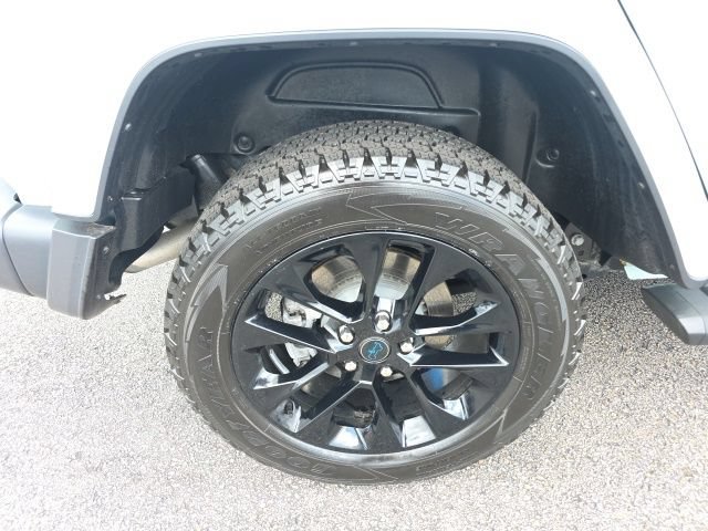 Used 2024 Jeep Wrangler Unlimited Sahara w/ Safety Group AWD/4WD image 12