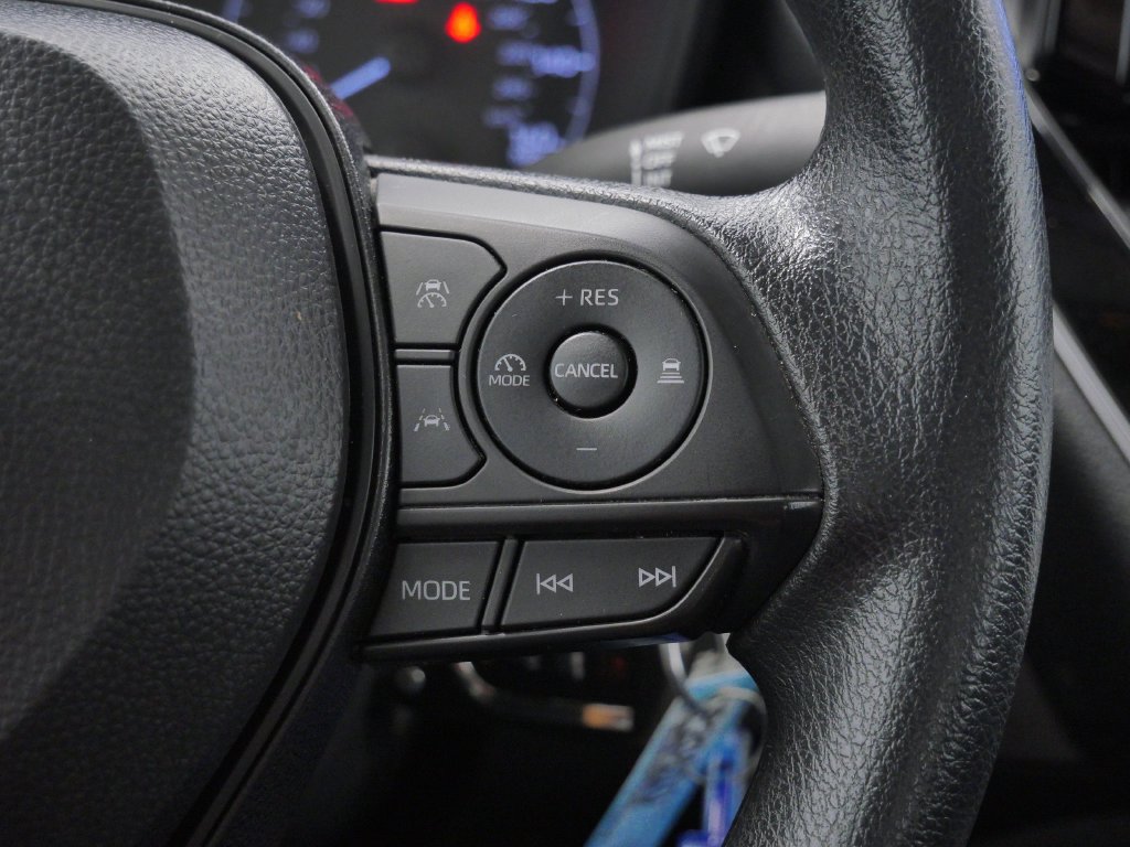 Used 2025 Toyota Corolla LE FWD image 22