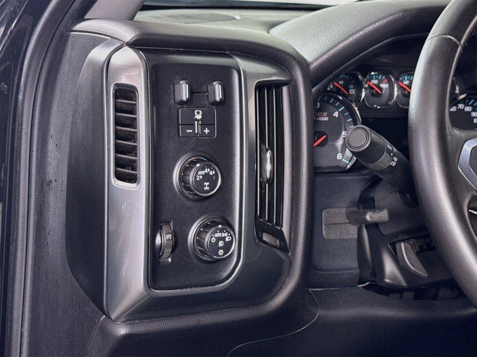 Used 2017 Chevrolet Silverado 1500 LT w/ All Star Edition AWD/4WD image 4