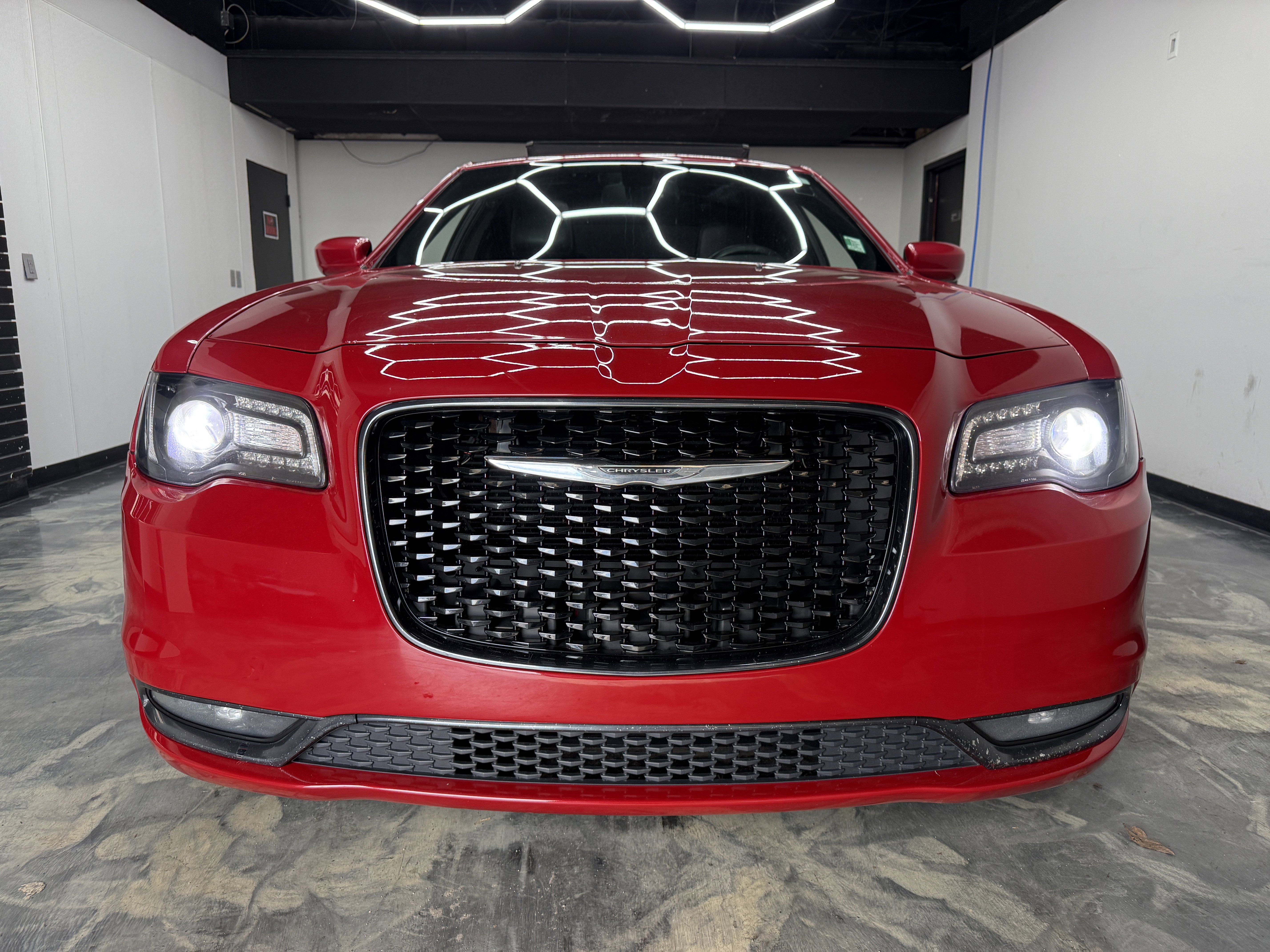 Used 2016 Chrysler 300 S image 7