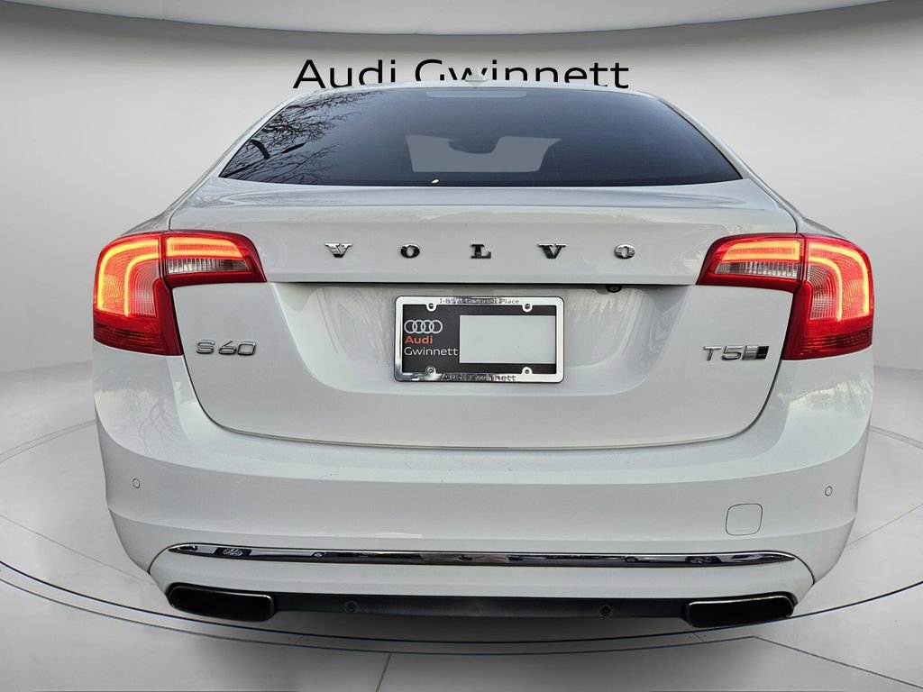 Used 2017 Volvo S60 T5 Inscription image 6