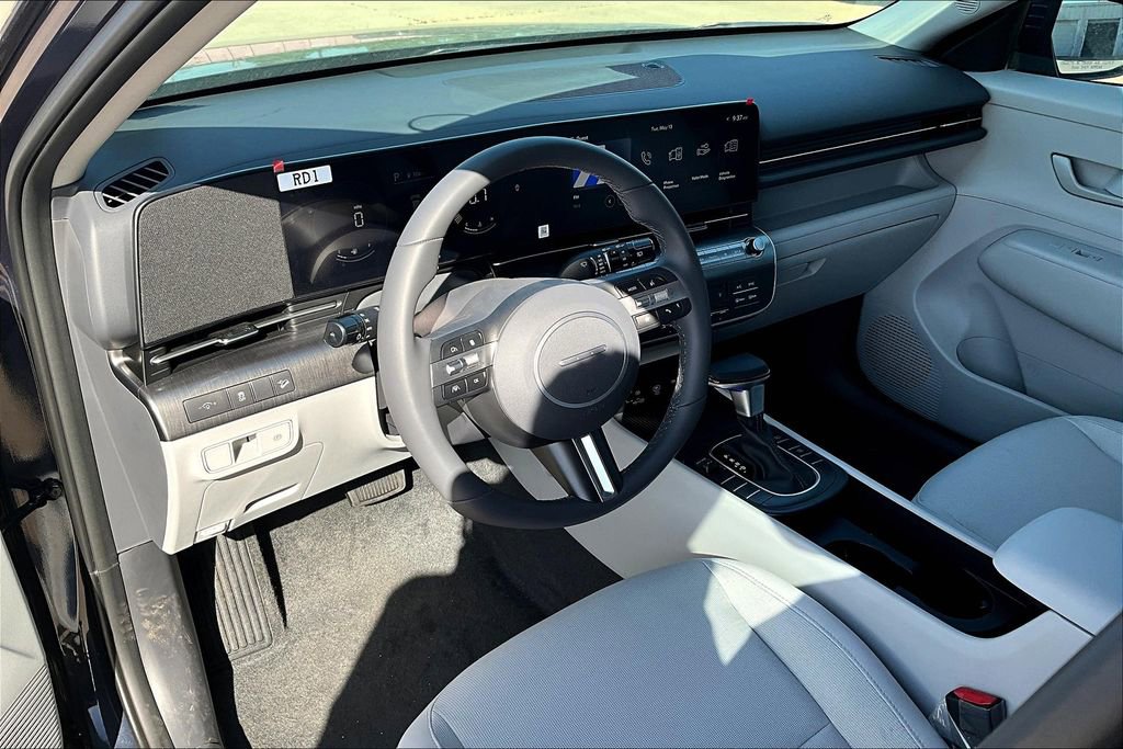 Used 2025 Hyundai Kona SEL image 17