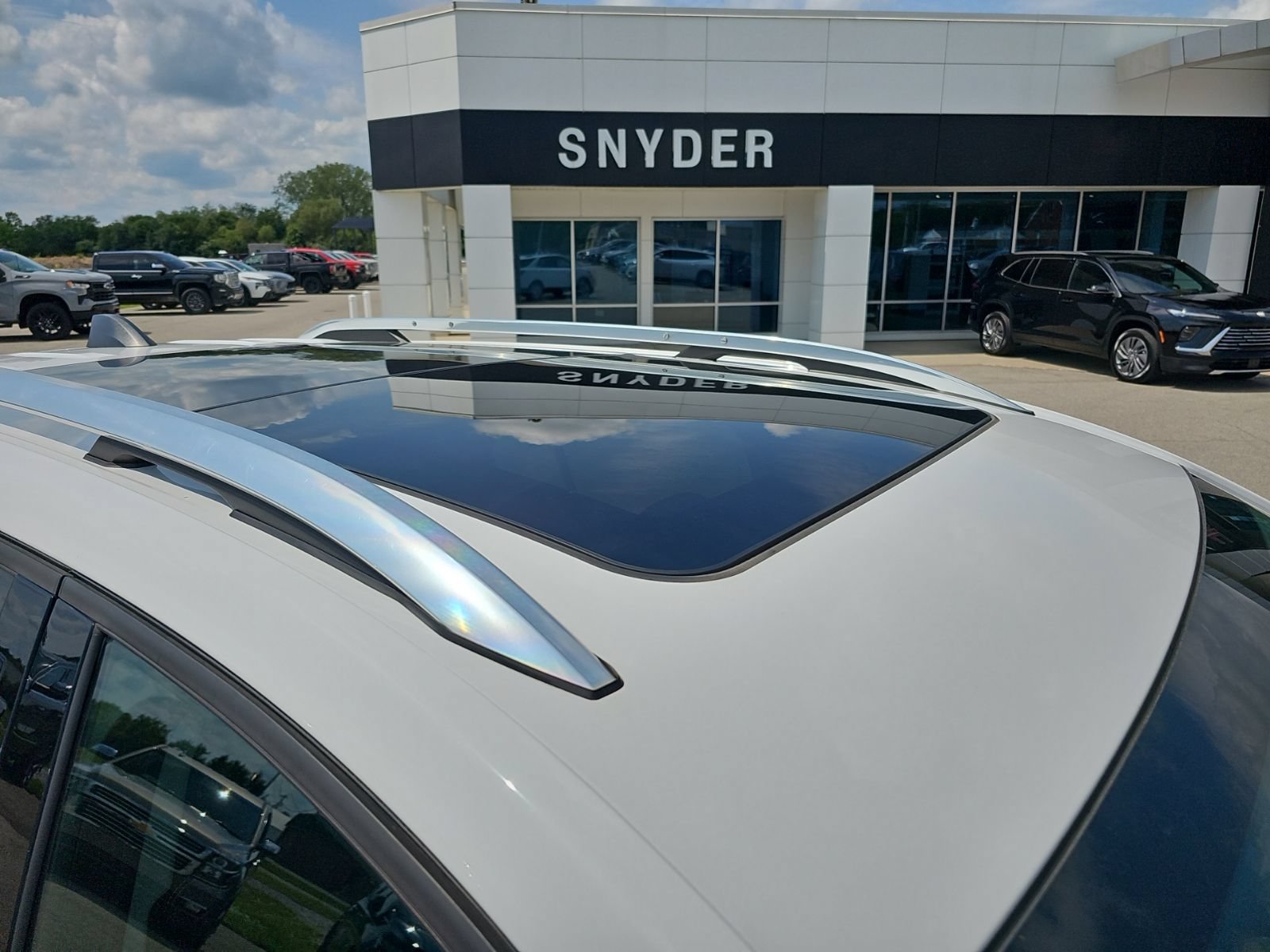 Used 2019 Chevrolet Equinox LT FWD image 9