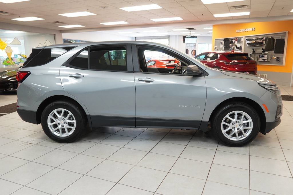 Used 2024 Chevrolet Equinox LS FWD image 13