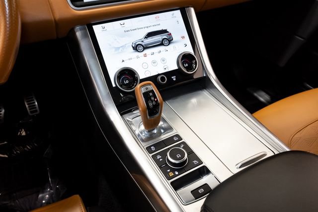 Used 2022 Land Rover Range Rover Sport SVR image 16