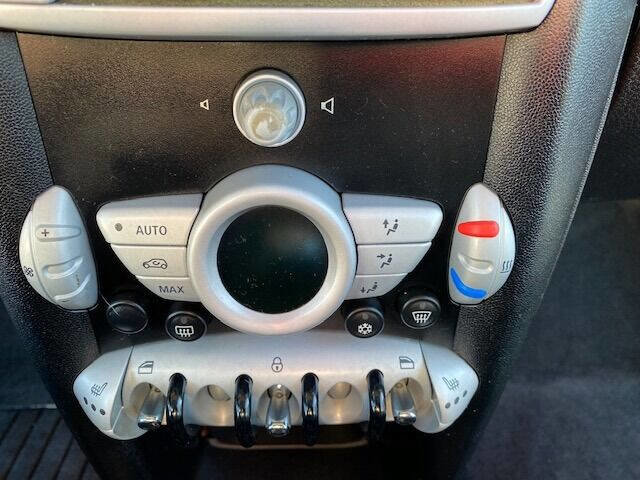 Used 2010 MINI Cooper Hardtop image 12