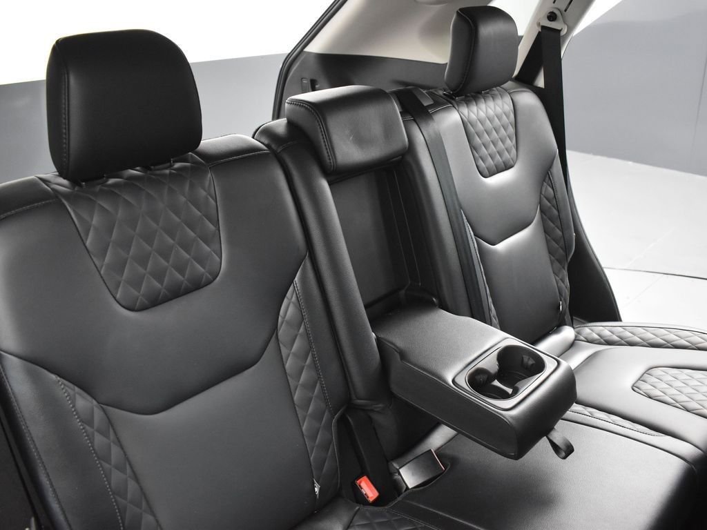 Used 2024 Ford Edge Titanium image 20