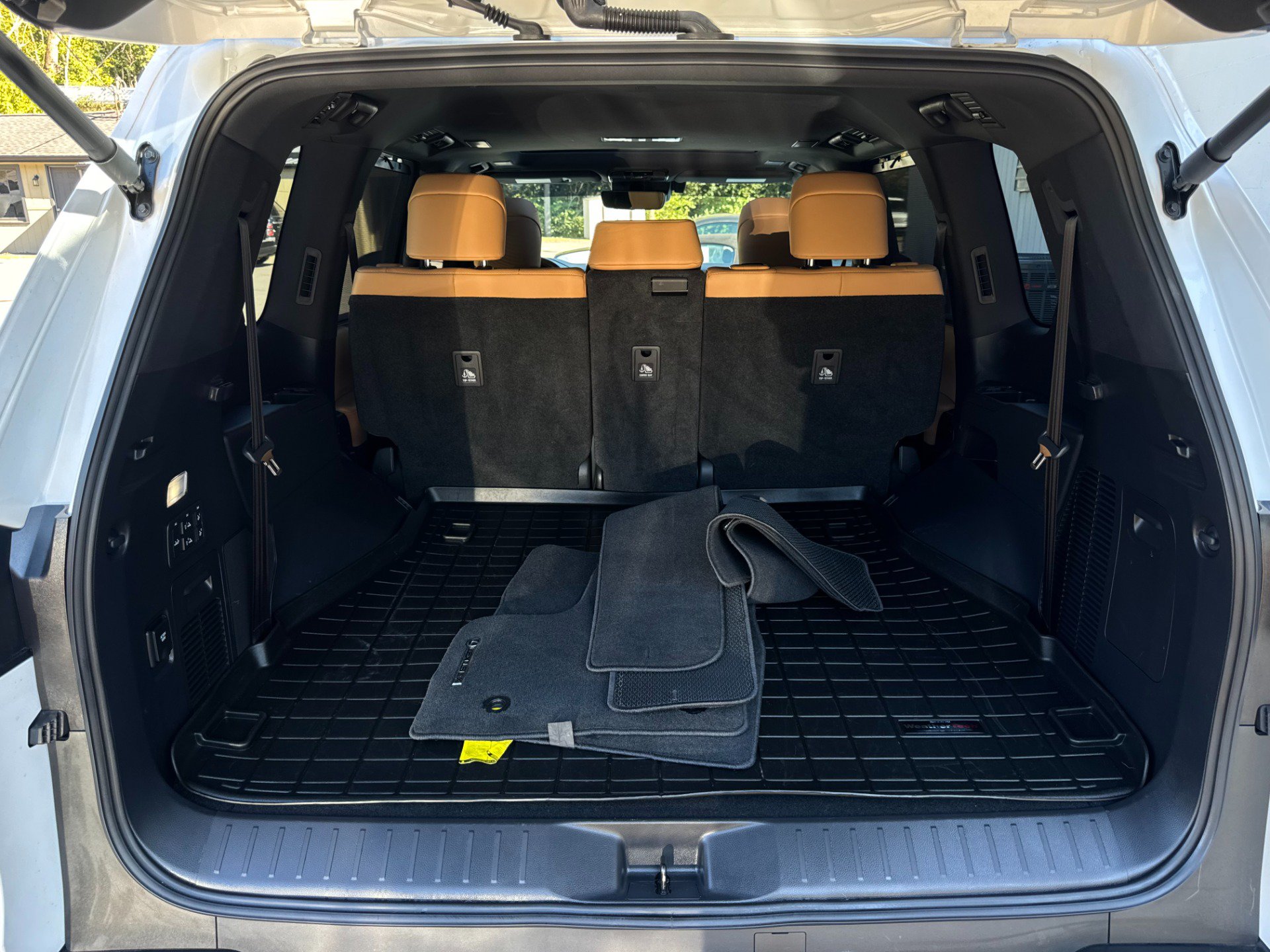Used 2024 Lexus LX 600 4WD w/ Luxury Package image 55