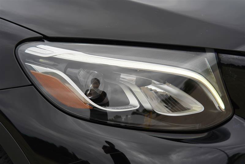 Used 2019 Mercedes-Benz GLC 300 4MATIC Coupe image 21