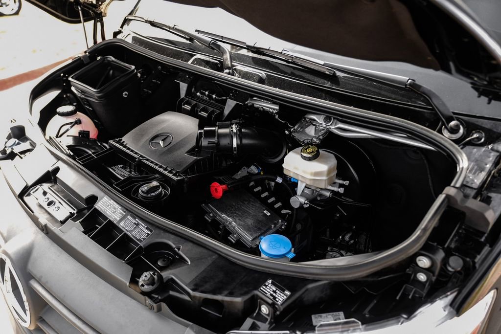 Used 2025 Mercedes-Benz Sprinter 2500 w/ Dashboard Charging Package image 48