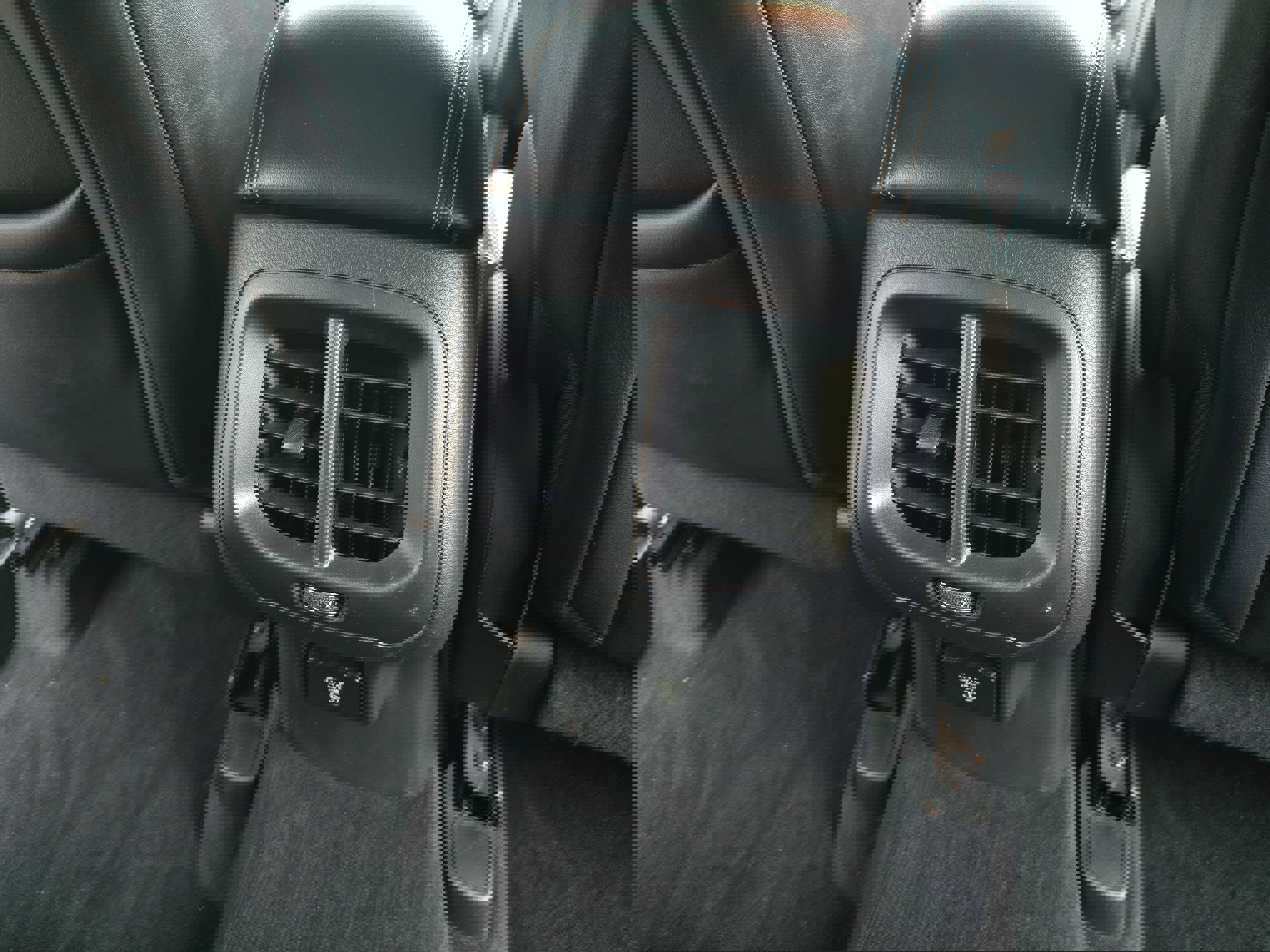 Used 2014 Jeep Cherokee Limited image 12