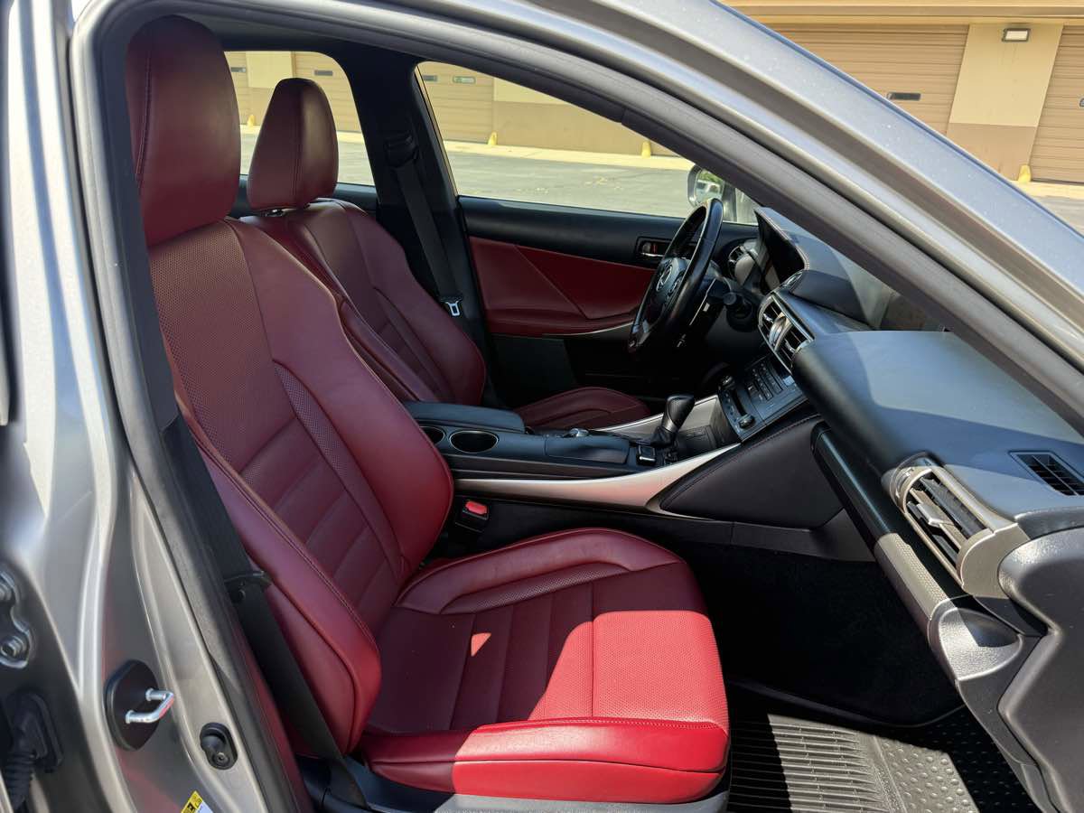 Used 2016 Lexus IS 200t RWD image 19