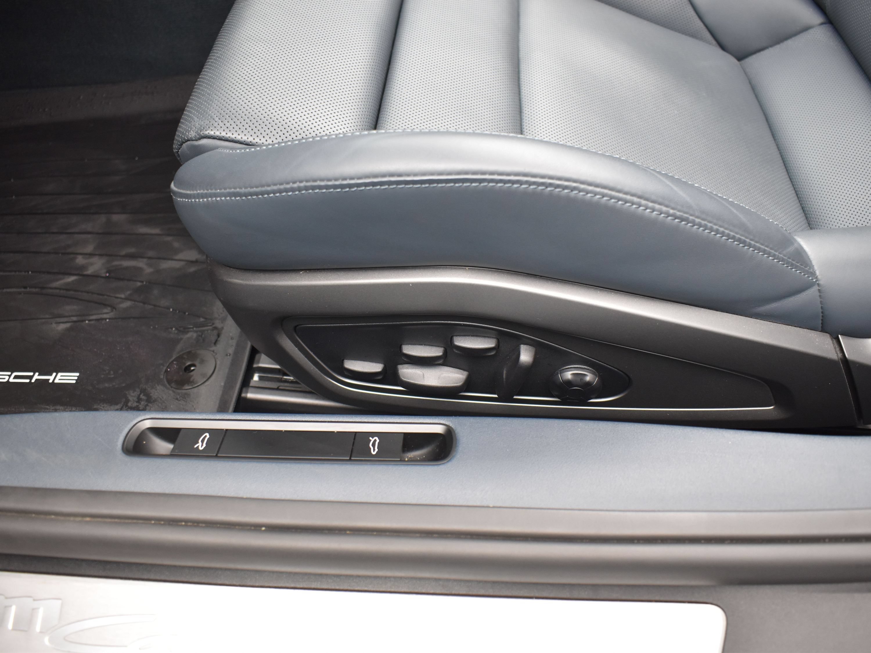 Used 2023 Porsche 911 Carrera S RWD image 31