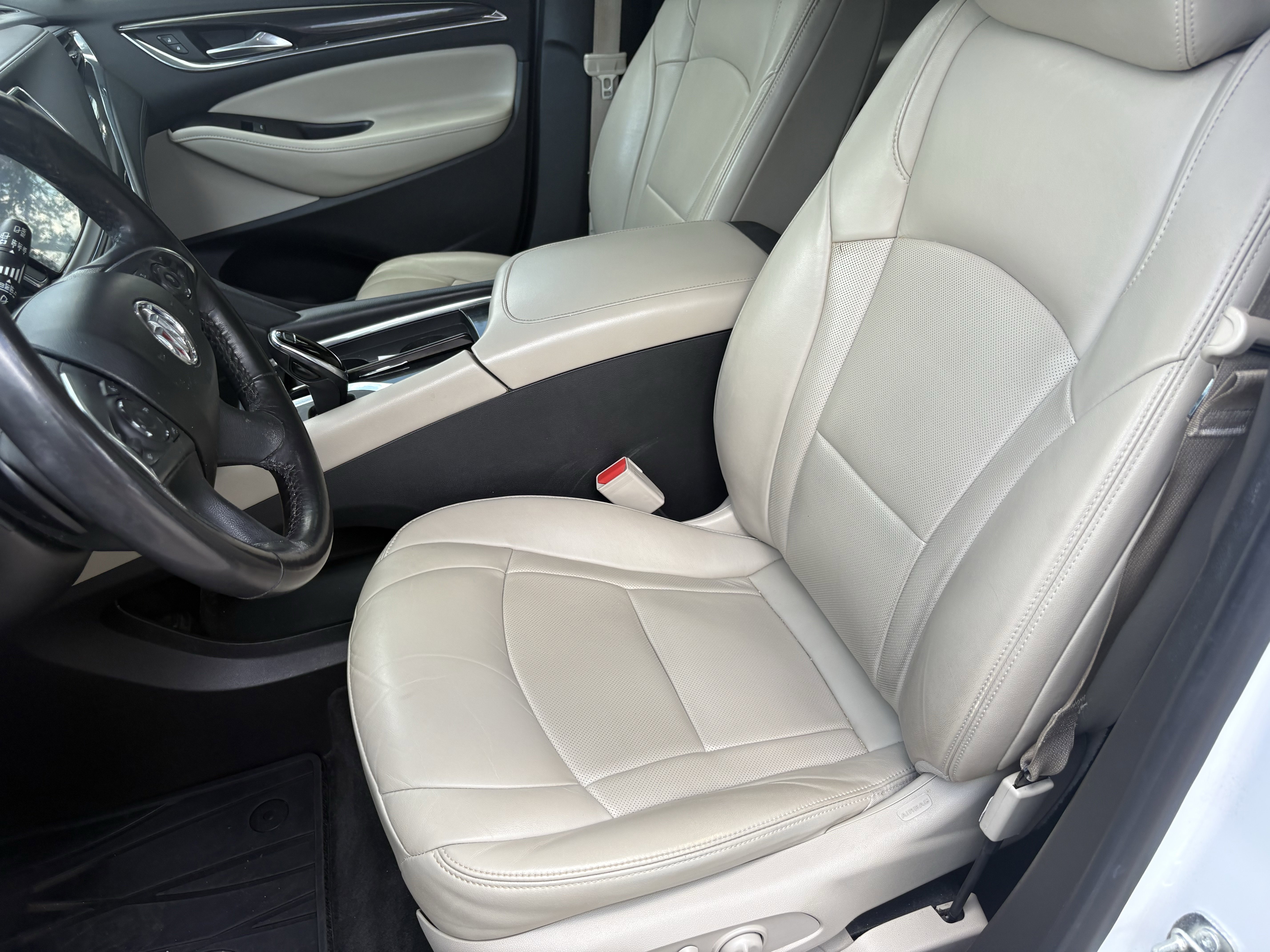 Used 2020 Buick Enclave Essence FWD image 10