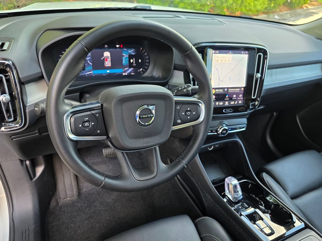 Used 2026 Volvo XC40 B5 Plus AWD/4WD image 15