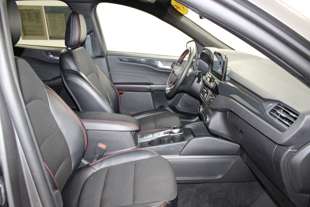 Used 2025 Ford Escape ST-Line AWD/4WD image 24