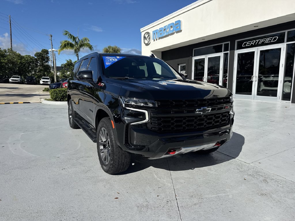 Used 2023 Chevrolet Tahoe Z71 w/ Luxury Package AWD/4WD image 7
