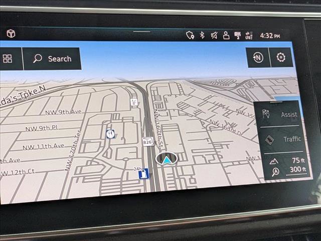 Used 2022 Audi Q8 Prestige w/ Prestige Package image 12