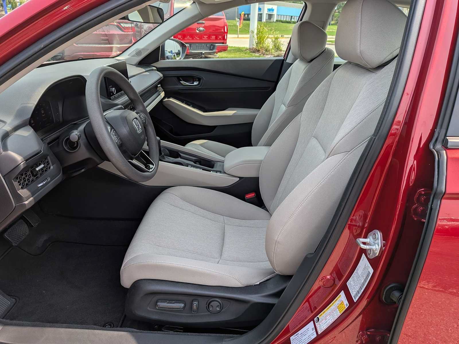 Used 2025 Honda Accord SE image 15