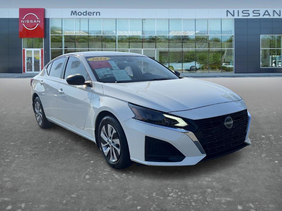 Certified 2024 Nissan Altima 2.5 S FWD image 3