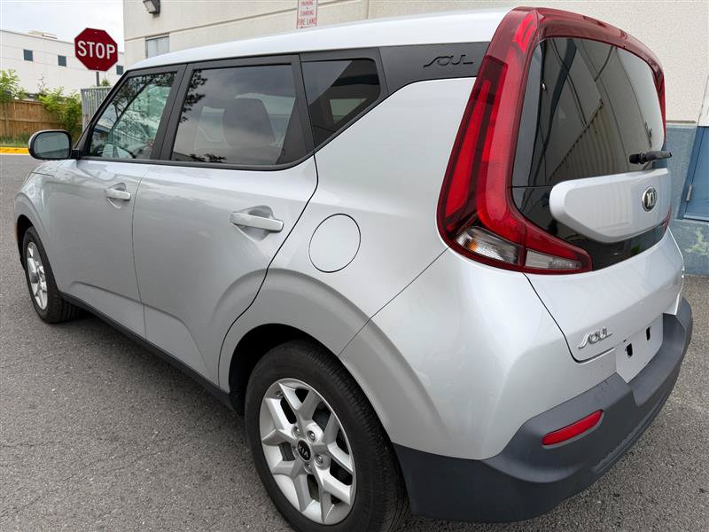 Used 2020 Kia Soul S FWD image 10