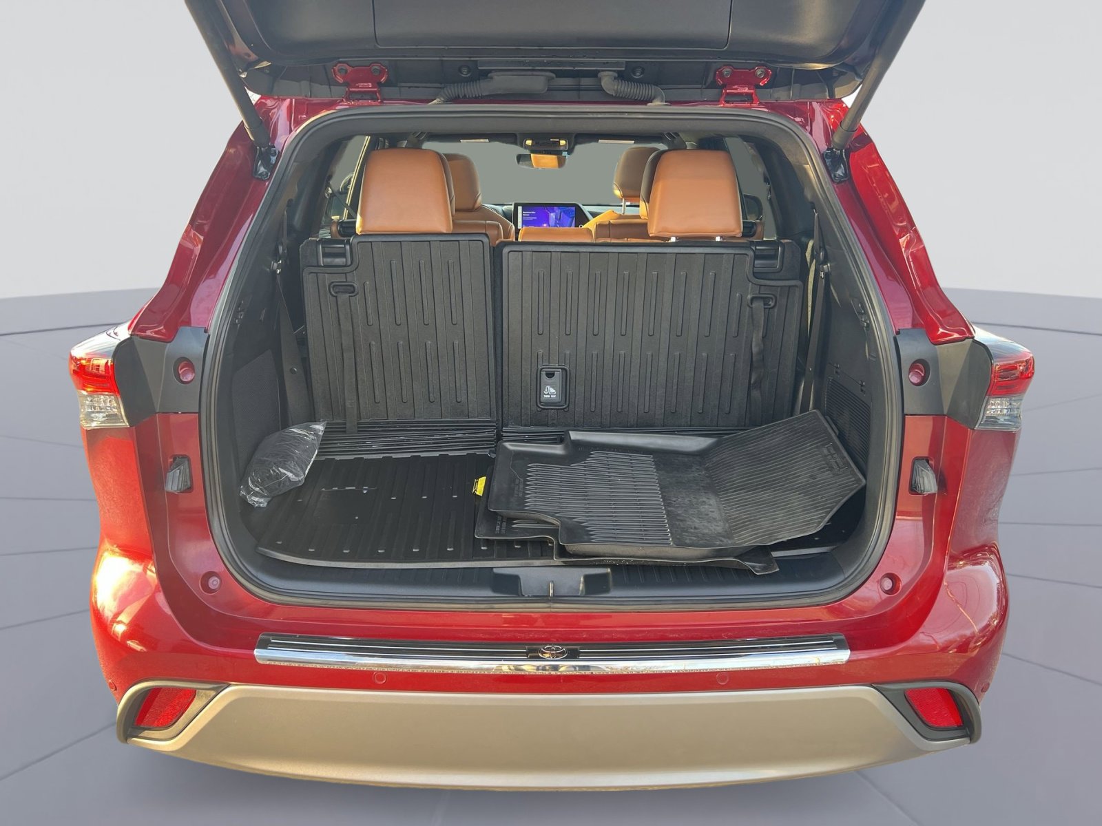 Used 2024 Toyota Highlander Platinum image 26