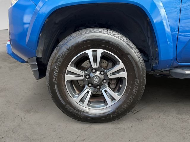 Used 2018 Toyota Tacoma TRD Sport w/ Technology Package image 14