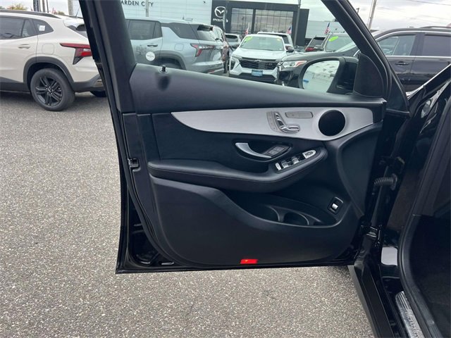 Used 2019 Mercedes-Benz GLC 300 4MATIC image 18