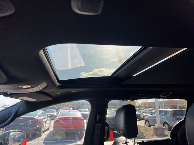 Used 2025 Chrysler Pacifica Limited image 26