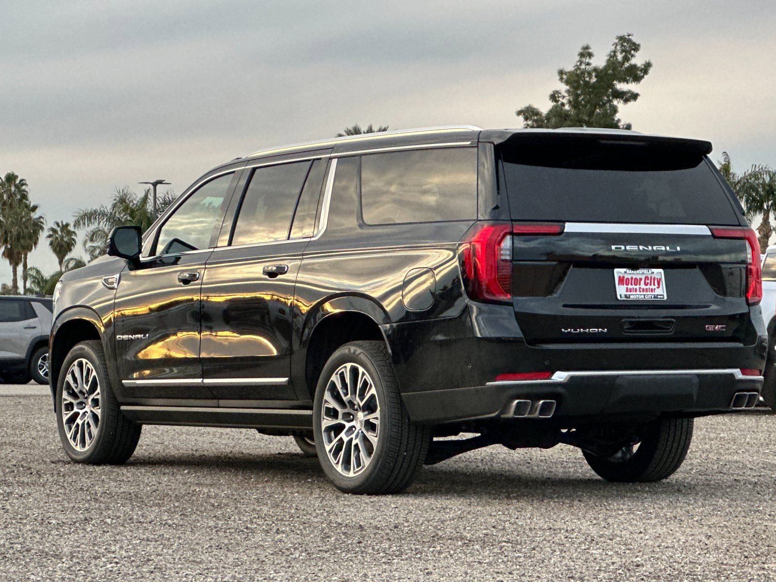 New 2026 GMC Yukon XL Denali w/ Sun & Power Step Package AWD/4WD image 6