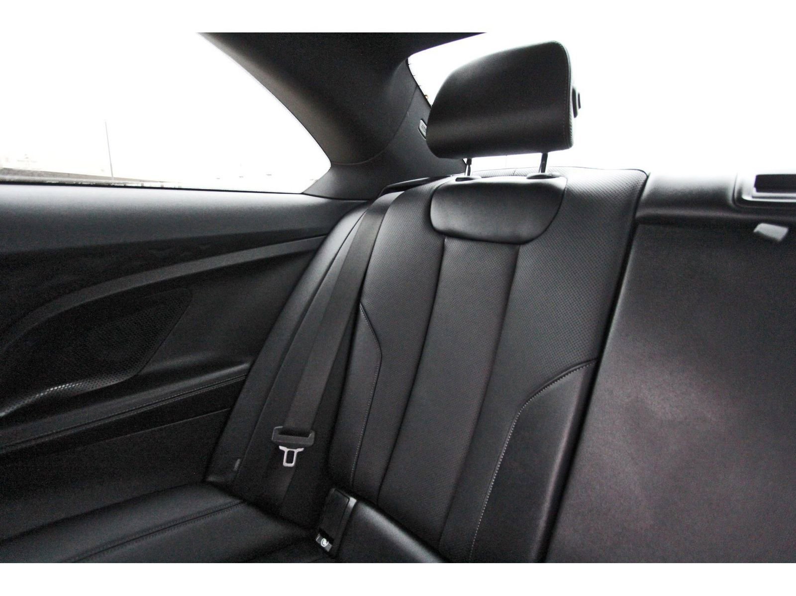 Used 2023 BMW 230i Coupe w/ Convenience Package RWD image 14
