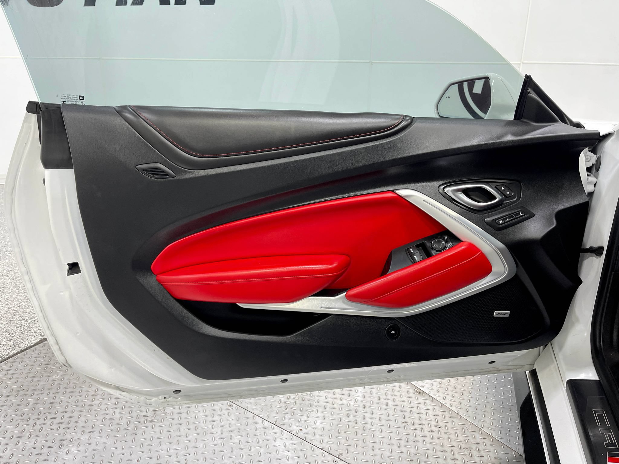 Used 2018 Chevrolet Camaro SS RWD image 14