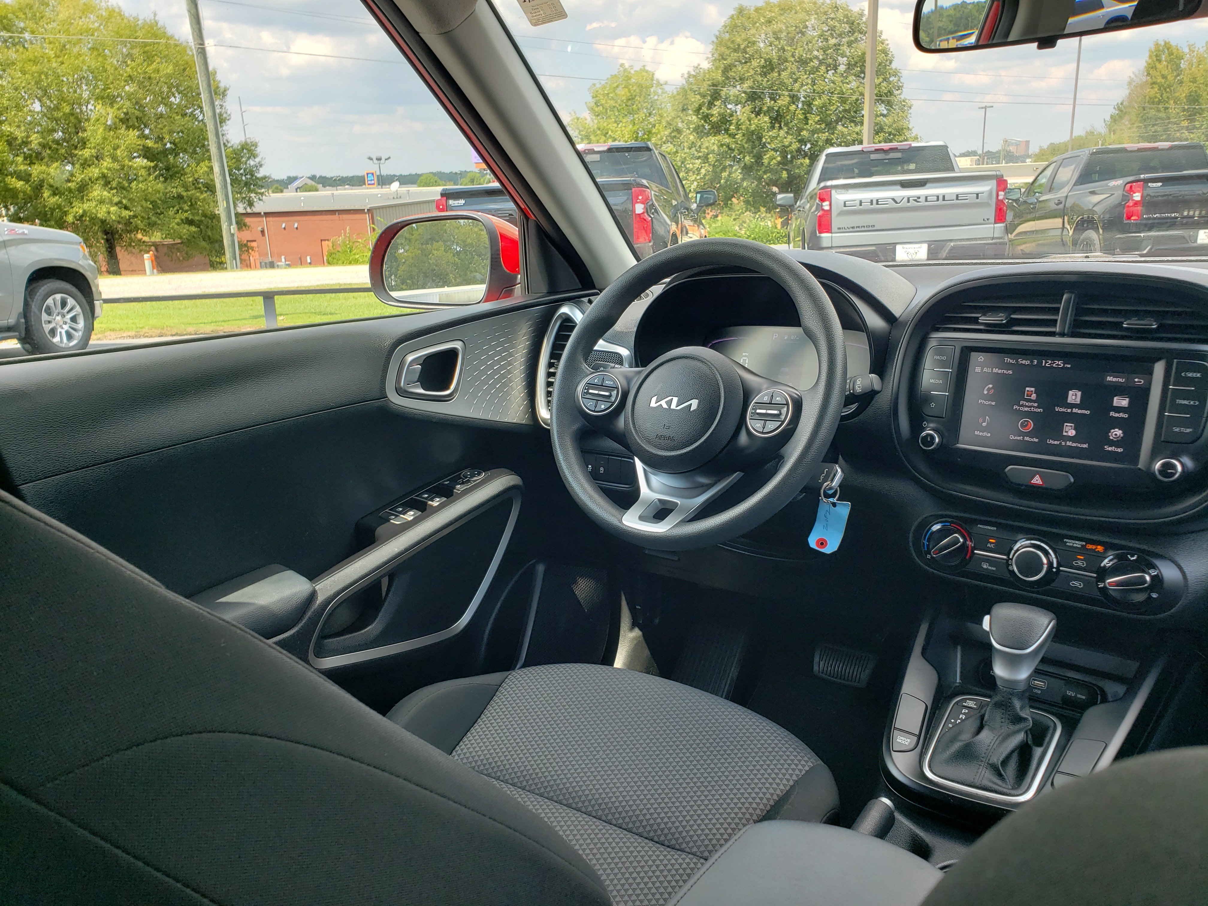 Used 2023 Kia Soul LX FWD image 33