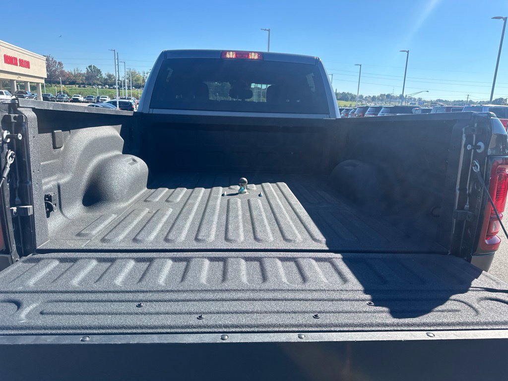 Used 2025 RAM 2500 Big Horn AWD/4WD image 9
