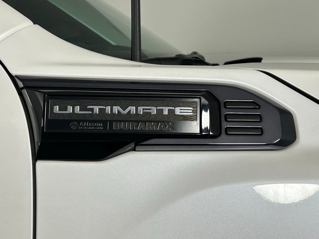 Used 2024 GMC Sierra 3500 Denali Ultimate image 8