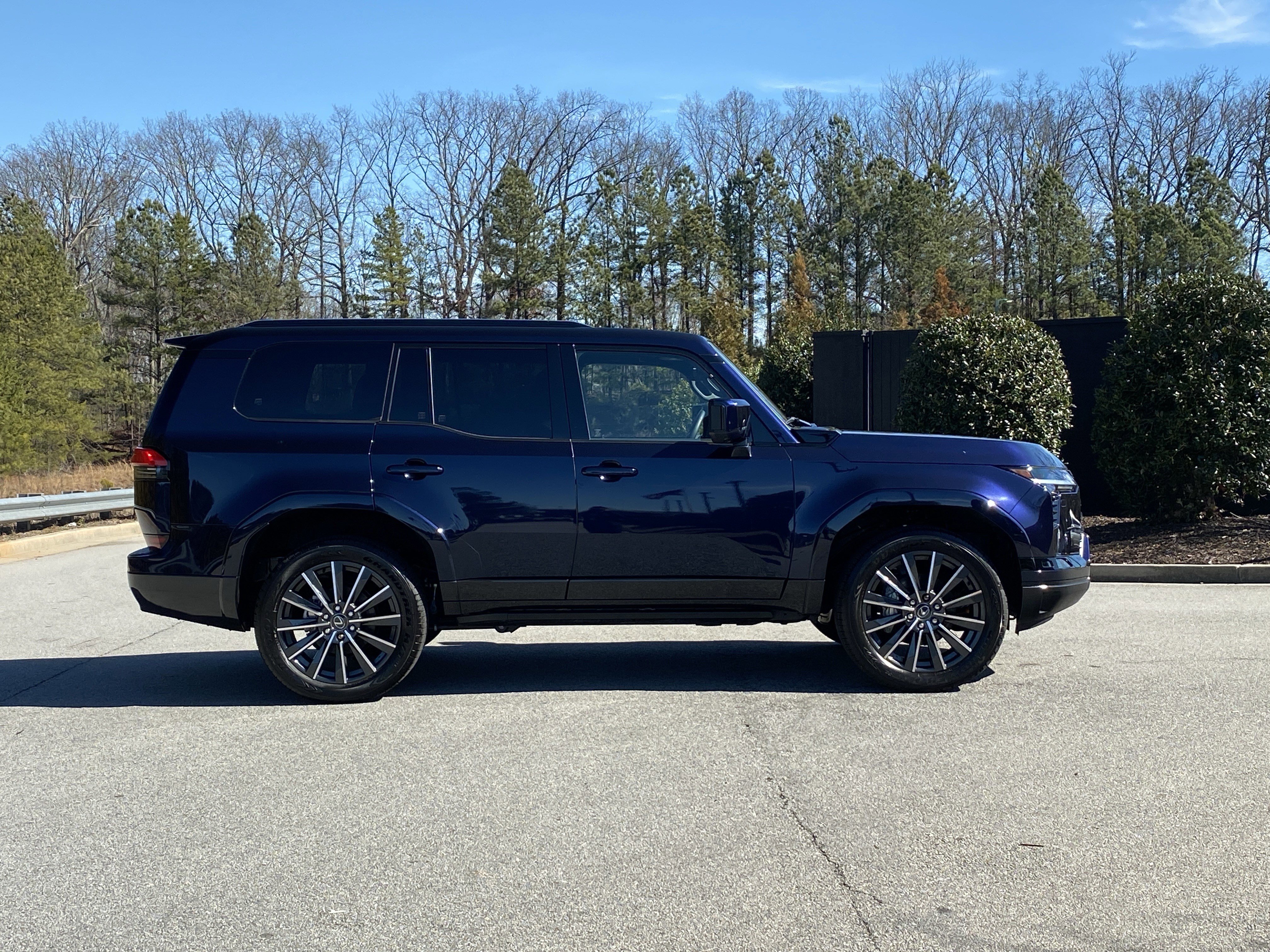 Used 2025 Lexus GX 550 w/ Accessory Package (2T) AWD/4WD image 5